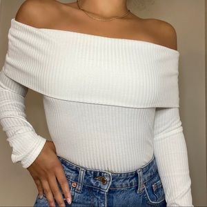 FORVER 21 off the shoulder long sleeve